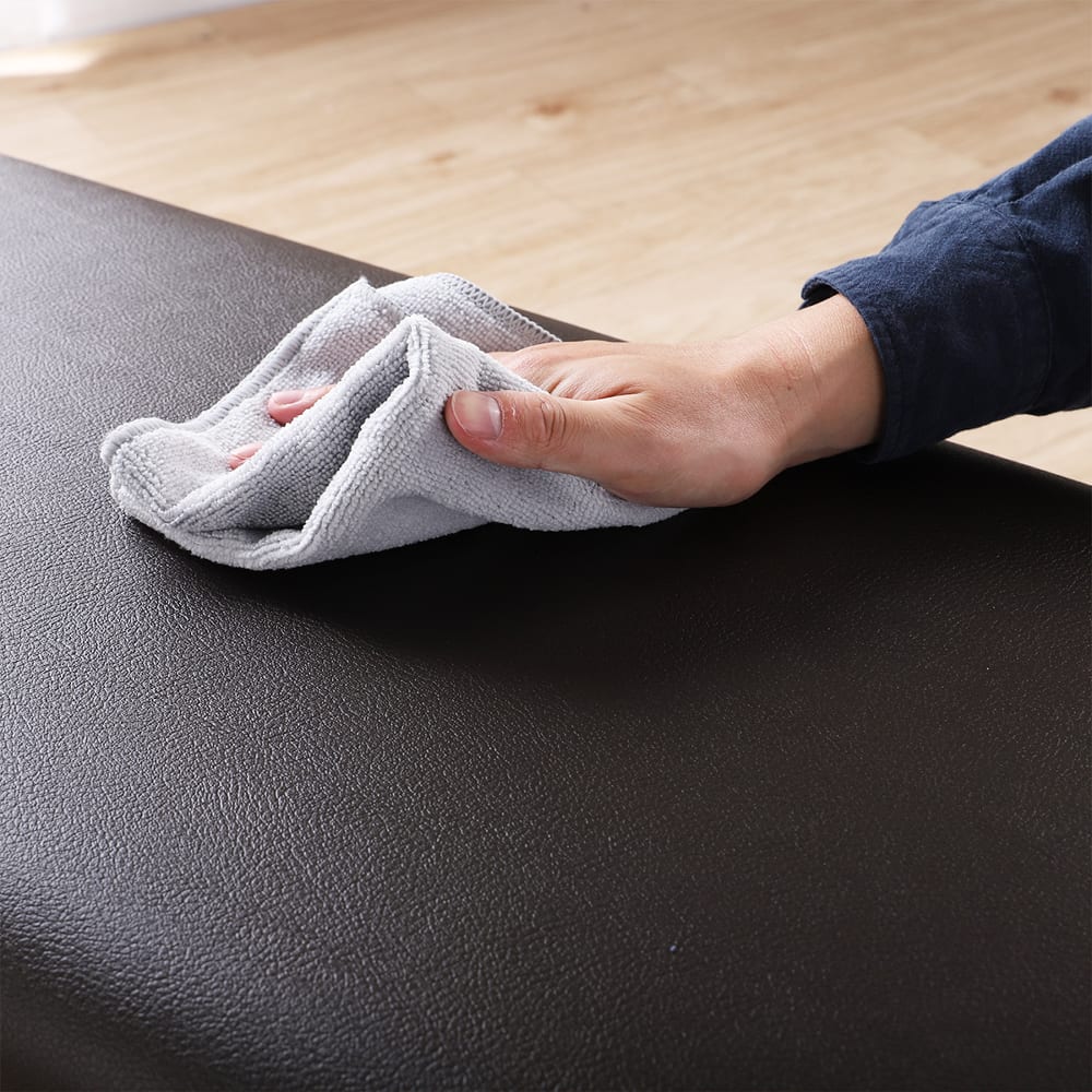 サッと拭くだけお手入れ簡単
